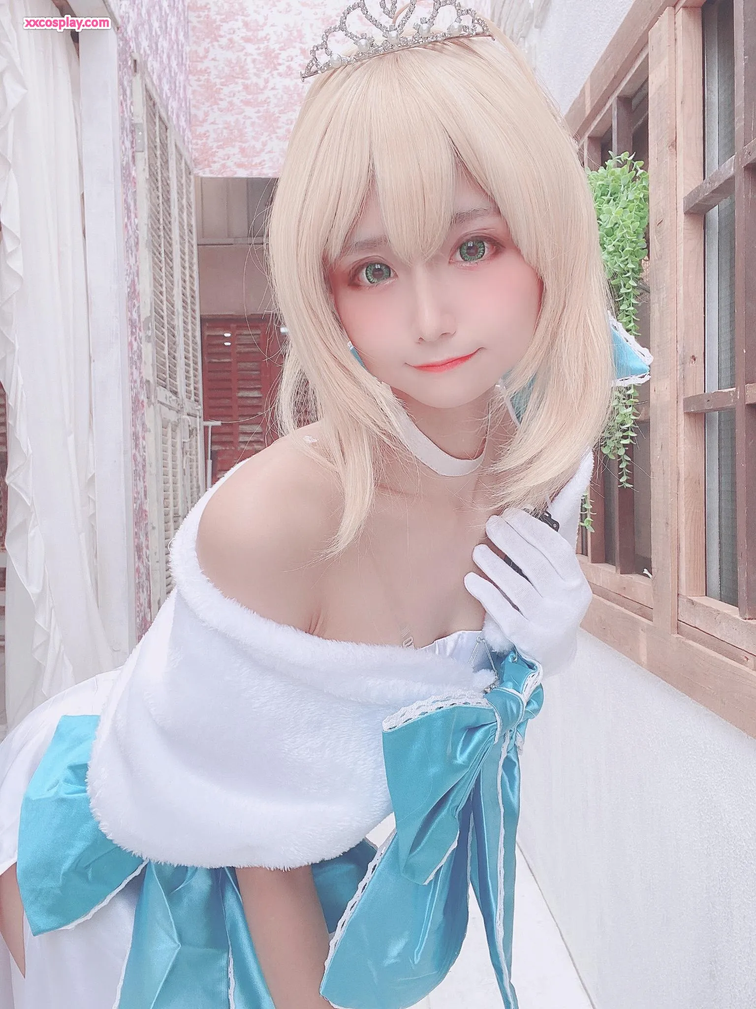 Yanagimaru as Artoria Pendragon in Heroic Spirit Formal Attire